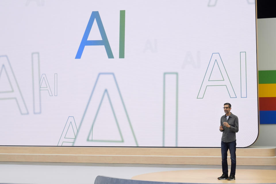 Alphabet 首席执行官 Sundar Pichai 于 2024 年 5 月 14 日在加利福尼亚州山景城举行的 Google I/O 活动上发表讲话。（美联社照片/Jeff Chiu，档案）